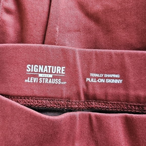 ×2 Levi's totally shaping stretchy soft tall high-rise pull-on skinny jeans - Picture 8 of 15